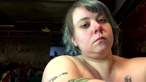 Snapshot of ellielouise11 chatting on February 16, 12:41 am Ellie Louise online show from February 16, 12:41 am