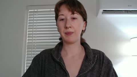 Snapshot of ellierowyn chatting on October 9, 11:25 pm Ellie Rowyn online show from October 9, 11:25 pm