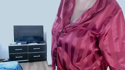 Ellie online show from May 31, 3:26 am