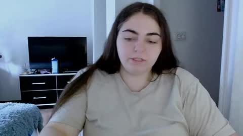 Ellie online show from June 2, 8:16 am