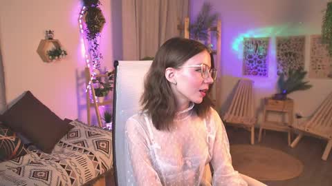 Elli online show from April 2, 6:22 am