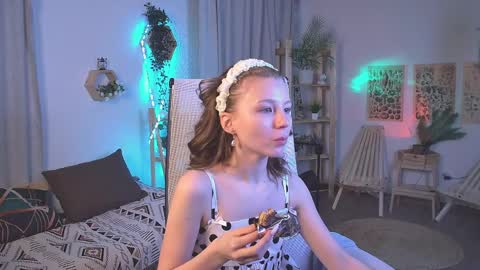 Elli online show from April 8, 6:24 am