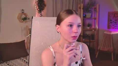 Elli online show from April 18, 6:06 am