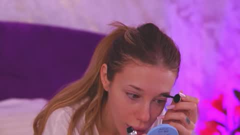 EllinaNuria online show from February 17, 4:09 am