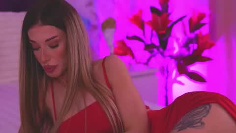 EllinaNuria online show from March 12, 6:36 pm