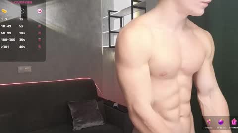Snapshot of elliot_muscle04 chatting on February 16, 4:53 pm elliot_muscle04 online show from February 16, 4:53 pm
