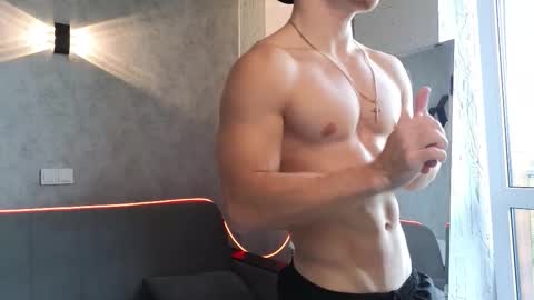 Snapshot of elliot_muscle04 chatting on September 18, 6:37 am elliot_muscle04 online show from September 18, 6:37 am