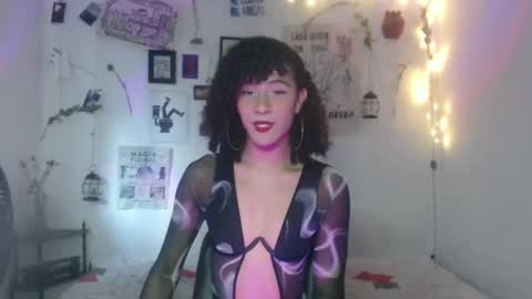 Snapshot of ellis_flowers chatting on September 20, 8:43 pm . online show from September 20, 8:43 pm