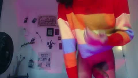 Snapshot of ellis_flowers chatting on October 16, 8:54 pm . online show from October 16, 8:54 pm