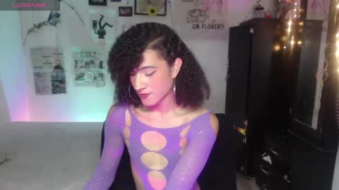 Snapshot of ellis_flowers chatting on December 4, 7:11 pm . online show from December 4, 7:11 pm