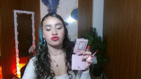 ellis_tay online show from April 7, 11:43 am