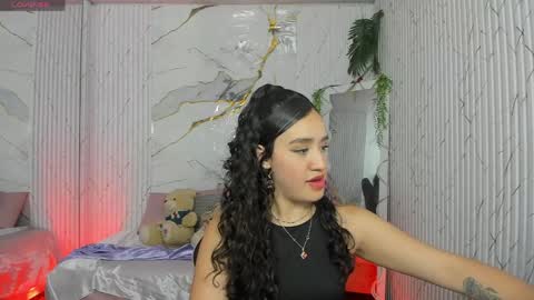 ellis_tay online show from April 16, 7:25 pm