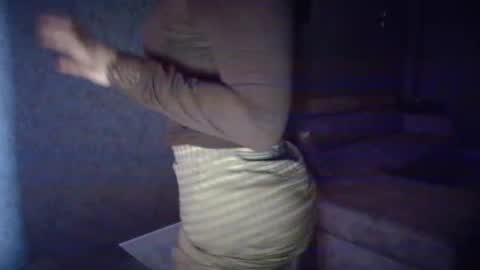 Snapshot of elllesweet chatting on July 1, 1:40 am Ellle online show from July 1, 1:40 am