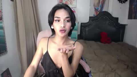 Snapshot of ellorrey chatting on October 21, 2:56 am ELLORREY online show from October 21, 2:56 am