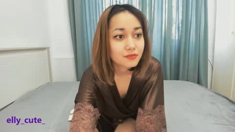 Snapshot of elly_cute_ chatting on November 28, 3:20 am Elly Cute online show from November 28, 3:20 am