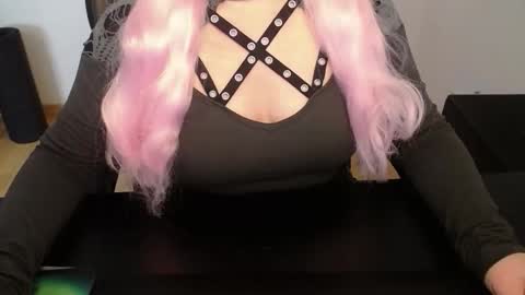 Elly online show from March 16, 1:48 pm