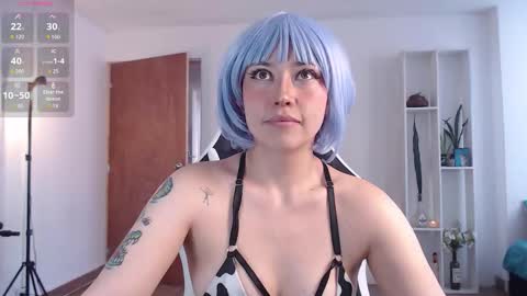 Snapshot of elly_uwuw chatting on September 9, 9:36 pm Emy Castro online show from September 9, 9:36 pm