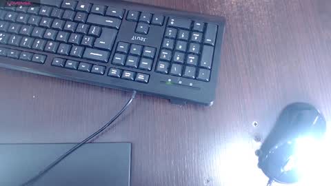 Snapshot of elly_willis chatting on December 31, 1:08 pm Elly online show from December 31, 1:08 pm