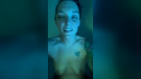 Elly Belle online show from May 20, 3:24 am