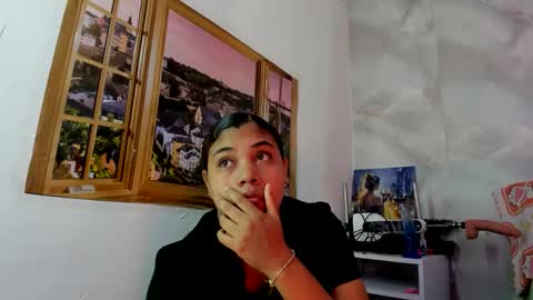 ellybloom online show from April 14, 1:39 pm