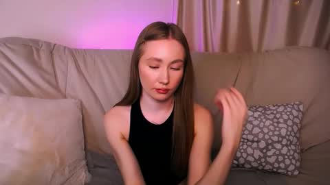 Snapshot of ellycolins_ chatting on February 28, 3:51 am Elly online show from February 28, 3:51 am