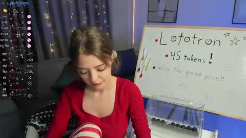 Elly online show from December 14, 6:20 pm