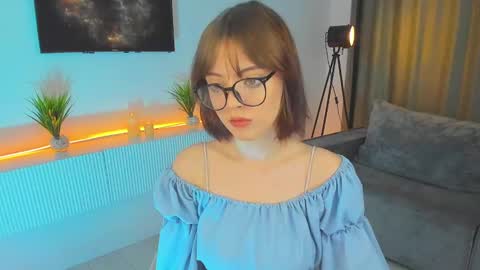 Elly online show from January 17, 1:35 pm