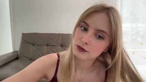 ellykeyofficial online show from May 18, 3:51 pm