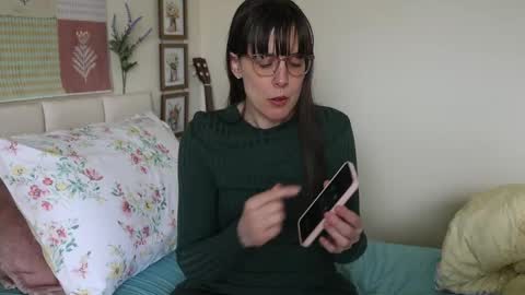 Snapshot of ellynaomi chatting on May 2, 5:18 pm Elly Naomi online show from May 2, 5:18 pm