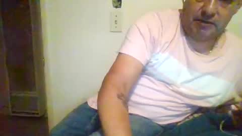 Snapshot of elmario24 chatting on September 18, 7:10 am elmario24 online show from September 18, 7:10 am