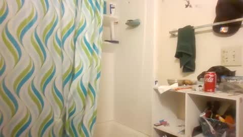 Snapshot of elmario24 chatting on October 8, 8:23 am elmario24 online show from October 8, 8:23 am