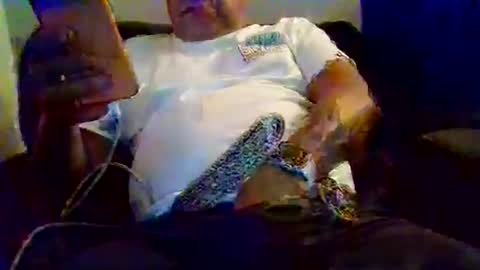 Snapshot of elmario24 chatting on October 25, 7:05 am elmario24 online show from October 25, 7:05 am