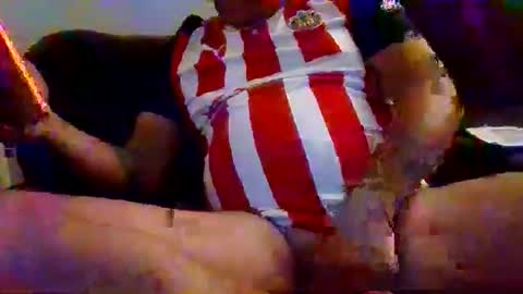 Snapshot of elmario24 chatting on October 27, 1:42 am elmario24 online show from October 27, 1:42 am