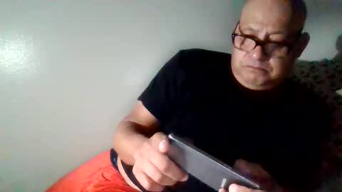 Snapshot of elmario24 chatting on November 16, 11:49 am elmario24 online show from November 16, 11:49 am