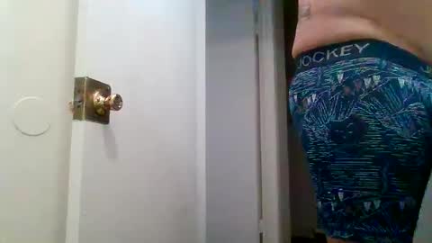 Snapshot of elmario24 chatting on November 22, 8:02 am elmario24 online show from November 22, 8:02 am