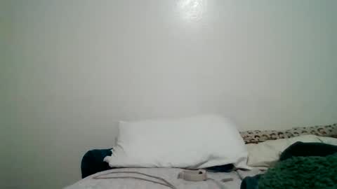 Snapshot of elmario24 chatting on November 30, 11:25 am elmario24 online show from November 30, 11:25 am