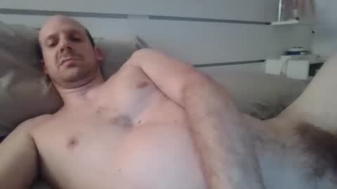 Snapshot of elmatirestrepo chatting on March 8, 3:32 am Mati Restrepo online show from March 8, 3:32 am