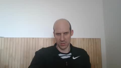 Snapshot of elmatirestrepo chatting on May 18, 5:41 pm Mati Restrepo online show from May 18, 5:41 pm