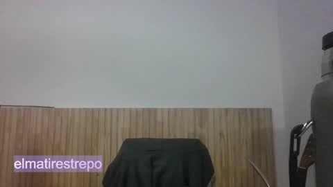 Snapshot of elmatirestrepo chatting on May 22, 2:40 am Mati Restrepo online show from May 22, 2:40 am