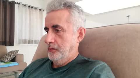 fer online show from February 20, 6:52 pm