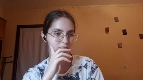 Kate online show from July 8, 2:32 pm