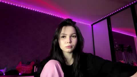 Snapshot of elmermelendes chatting on March 4, 9:37 am Tiny online show from March 4, 9:37 am