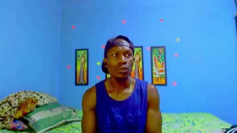 elmiltonnjakee online show from April 15, 7:58 pm