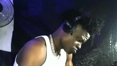 Snapshot of elniga21 chatting on January 11, 10:18 pm EL NIIGGGAA  21                                                                  EL NIGGA  21 online show from January 11, 10:18 pm