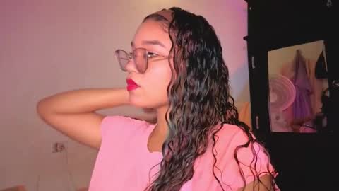 Snapshot of elo_12 chatting on February 25, 7:45 pm elo_12 online show from February 25, 7:45 pm