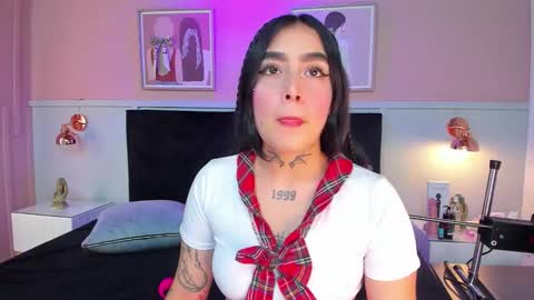 Snapshot of elodie_walker chatting on September 10, 12:27 pm Elodie online show from September 10, 12:27 pm