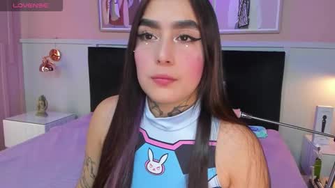 Snapshot of elodie_walker chatting on September 25, 12:53 pm Elodie online show from September 25, 12:53 pm