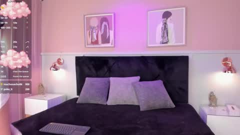 Elodie  online show from February 13, 12:34 pm