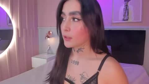 Elodie  online show from June 16, 12:08 pm