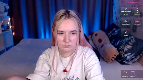 Snapshot of elovinora chatting on December 29, 1:13 am Ela give me a thumbs up if you like it  and this is important for the development of the account online show from December 29, 1:13 am